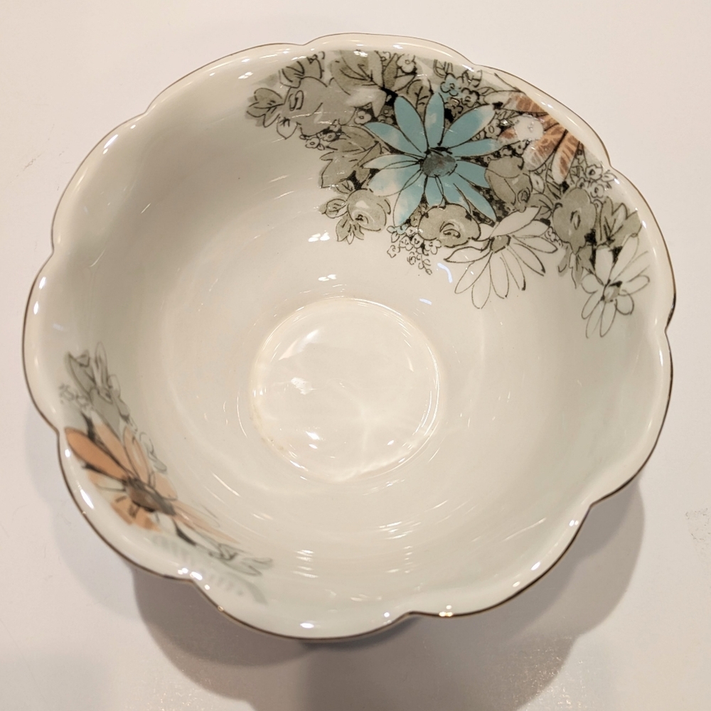 Laurie Gates Beautiful Footed Bowl, Sea Blue Base,Scallops Edges Trimmed…
